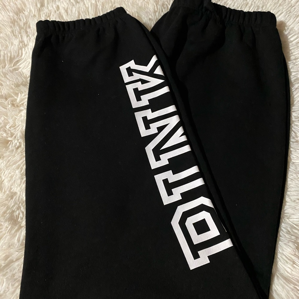 Victoria secret pink joggers larges  new with tags